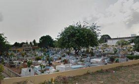 Coroas de Flores Cemitério Público de Igapó