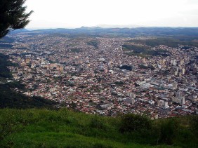 coroa-de-flores-pocos-de-caldas