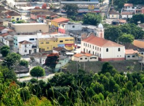 coroa-de-flores-araçariguama