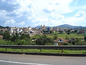 coroa-de-flores-bom-jesus-dos-perdões