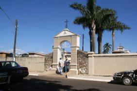 Coroas de Flores Cemitério Municipal Guarapuava – PR