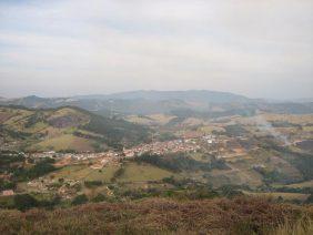 coroa-de-flores-pedra-bela