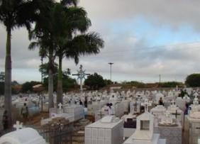 Coroa de Flores Cemitério de Pedrinhas – PE