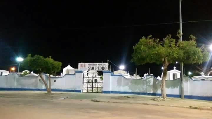 Orgia lesbica em publico Coroa de flores cemitério são pedro
