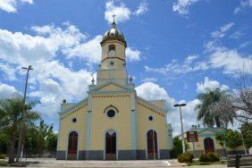 Coroa de Flores Cemitério Municipal Ibicuitinga – CE