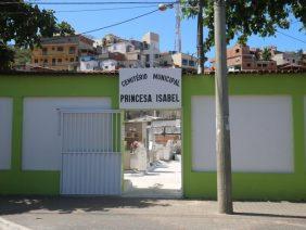 Coroa de Flores Cemitério Municipal Princesa Isabel – RJ