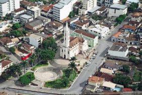 Coroa de Flores Cemitério da Irmandade De Nossa Senhora do Carmo – RJ