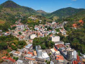 Coroa de Flores Cemitério Municipal de Cantagalo – RJ