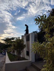 Coroa de Flores Cemitério Municipal de São Sebastião do Alto – RJ