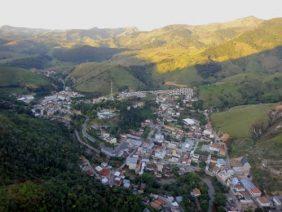 Coroa de Flores Cemitério Municipal de Sumidouro – RJ