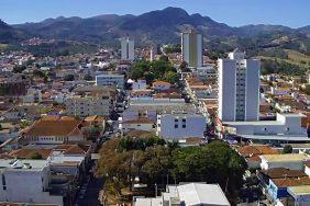 Coroa de Flores Cemitério Municipal de Andradas – MG