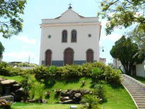 Coroa de Flores Cemitério Municipal de Argirita- MG