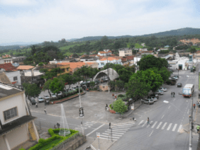 Coroa de Flores Cemitério Municipal Recanto do Paraíso – MG