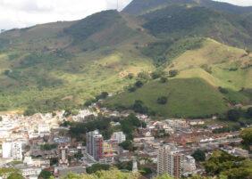 Coroa de Flores Cemitério Municipal de Faria Lemos – MG