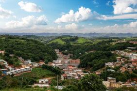 Coroa de Flores Cemitério Municipal de Guiricema – MG