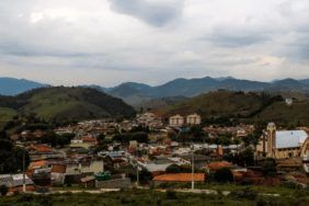 Coroa de Flores Cemitério Municipal de Itamonte – MG