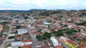 Coroa de Flores Cemitério Municipal de Malacacheta – MG