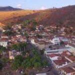 Coroa de Flores Cemitério Municipal de Mendes Pimentel – MG