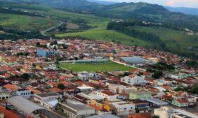 Coroa de Flores Cemitério Municipal de Muzambinho – MG