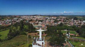 Coroa de Flores Cemitério Municipal de Bom Jesus da Penha – MG