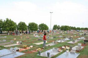 Coroa de Flores Cemitério Nossa Srª. Medalha Milagrosa – Uberaba- MG