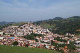 Coroa de Flores Cemitério Municipal de Camanducaia – MG