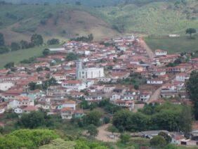 Coroa de Flores Cemitério Municipal de Conceição das Pedras – MG