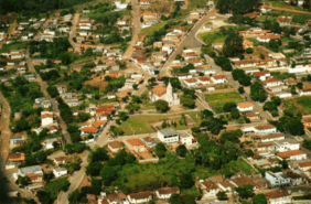 Coroa de Flores Cemitério Municipal de Minduri – MG