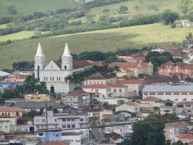 Coroa de Flores Cemitério Municipal de Campanha – MG