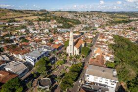 Coroa de Flores Cemitério Municipal de Cássia – MG