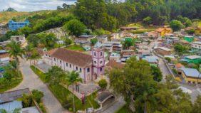 Coroa de Flores Cemitério Municipal de Chácara – MG