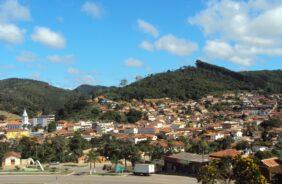 Coroa de Flores Cemitério Municipal de Coluna – MG
