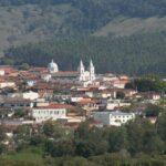 Coroa de Flores Cemitério Municipal de Conceição do Rio Verde – MG