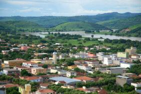 Coroa de Flores Cemitério Municipal de Conselheiro Pena – MG