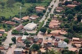 Coroa de Flores Cemitério Municipal de Cônego Marinho – MG