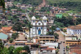 Coroa de Flores Cemitério Municipal de Congonhas – MG