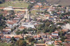 Coroa de Flores Cemitério Municipal de Coronel Xavier Chaves – MG