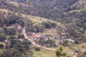 Coroa de Flores Cemitério Municipal de Córrego do Bom Jesus – MG