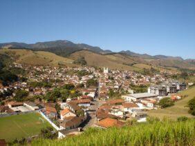 Coroa de Flores Cemitério Municipal de Cristina – MG